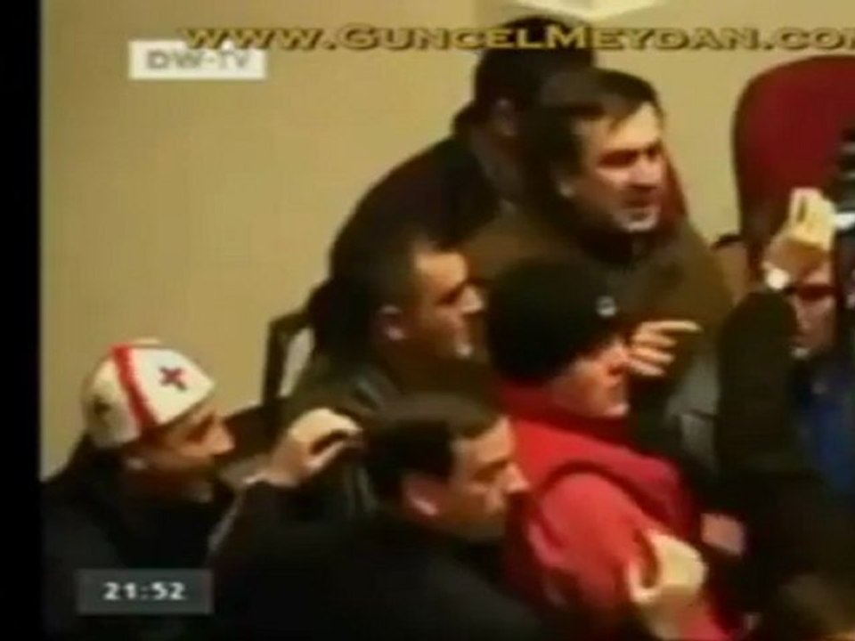 9 YILDIR AMPULLE UYUTULUYORSUN AÇ GÖZÜNÜ TÜRKİYE !