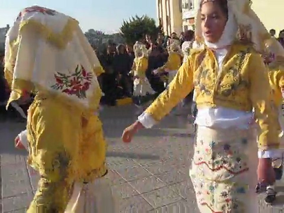 5.Sınıf Öğrencilerimizden Sarı Zeybek Oyunu (Öğretmen Feray Ekinci)