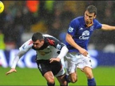 Bolton 0-2 Everton Fellaini ,Vellios scored, Wheater sent-off