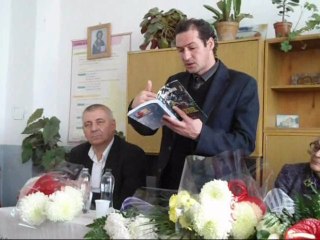 Cum să sciu un eseu...-Vasile Anton-prezintă Liviu Apetroaie