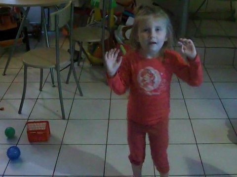ma fille qui chante est danse