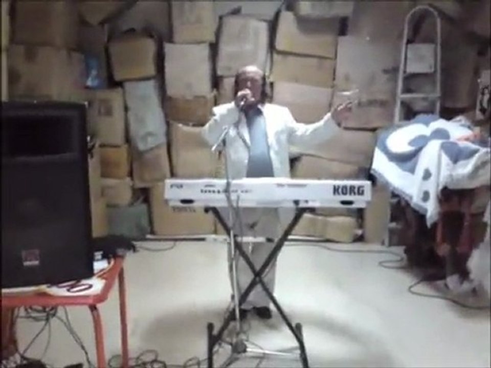 papa pequillo cantando  pour partita