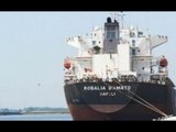Napoli - Liberata la nave Rosalia D'Amato