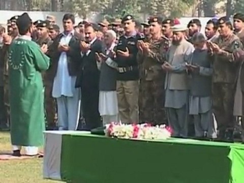 Pakistan honors soldiers killed in NATO attack