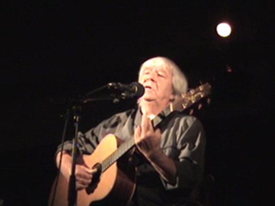 Jean Vasca à Réaumont - 1 - Je serai + Des mots jetés sur la guitare