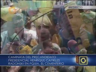 Capriles recorre El Cementerio en Caracas