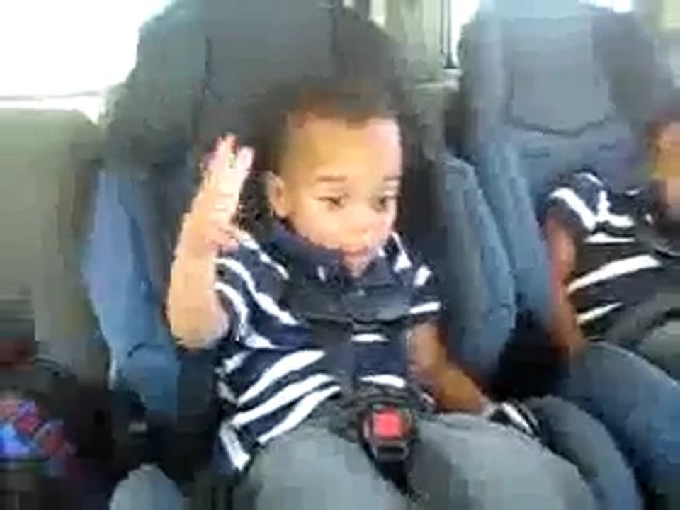 0410 - Bébé se réveille sur du rap