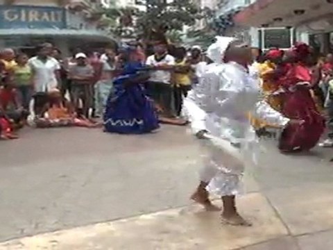 DANSACUBA COURS DE DANSES AFRO-CUBAINES.SPECTACLE D'ORISHAS PENDANT NOS SEJOURS SALSA A CUBA