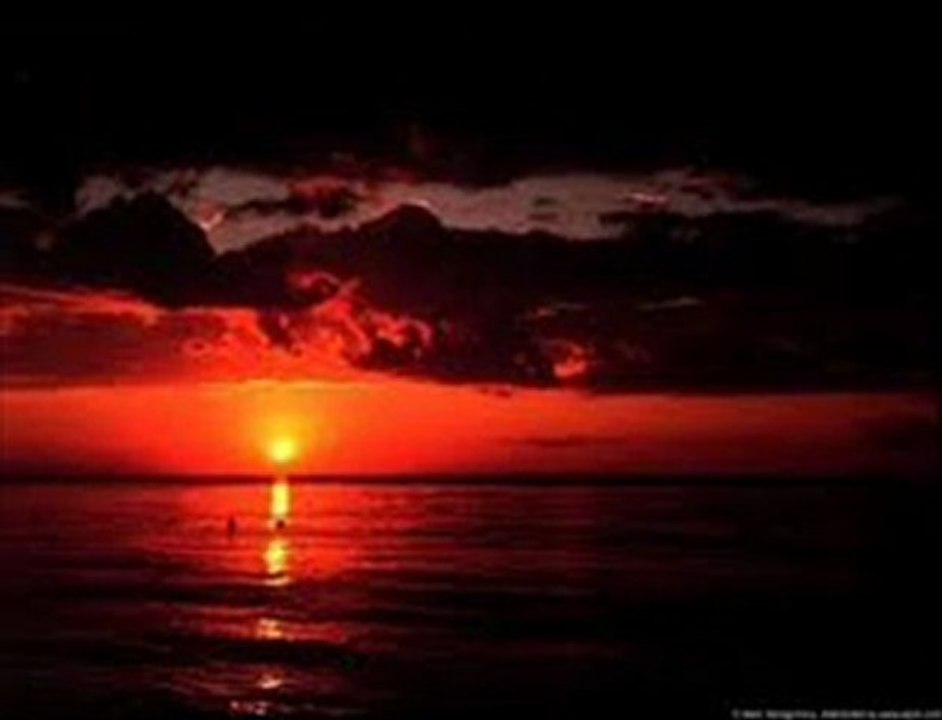 geceler günlerimi gömer karanlığa