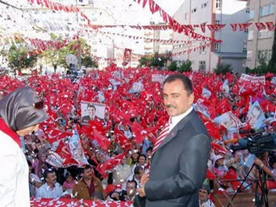 Muhsin Yazıcıoğlu - Beton Çok Soğuk Üşüyorum