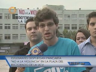 Despliegan pancarta en contra de la violencia en la Plaza del Rectorado de la UCV