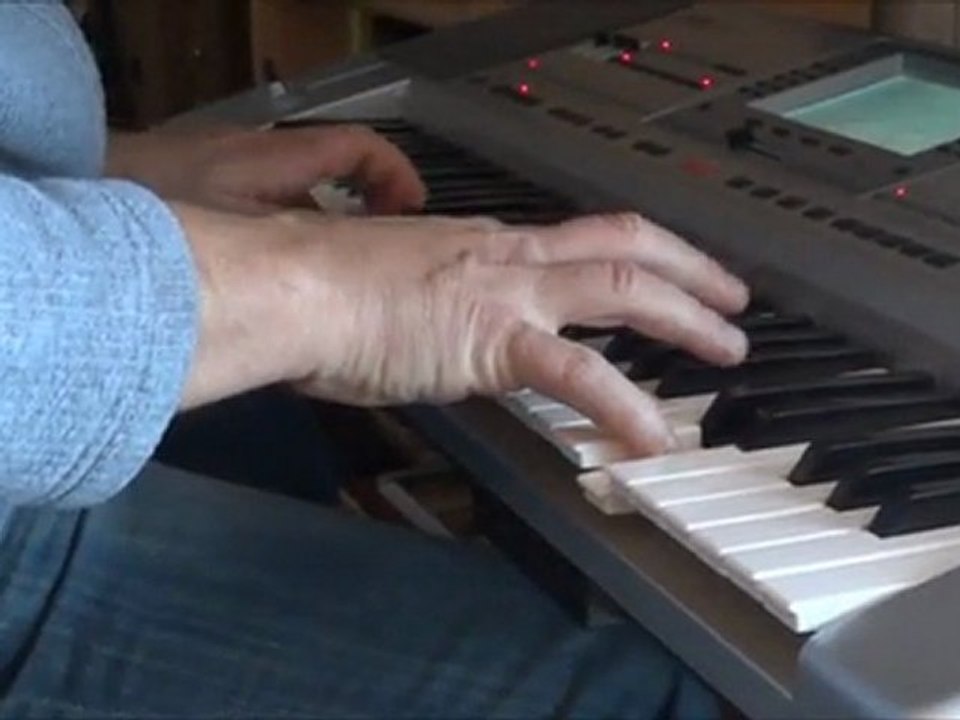 BEAUTIFUL LOVE -  -  Victor Young - - Solo # 2 :  Mario Vilas