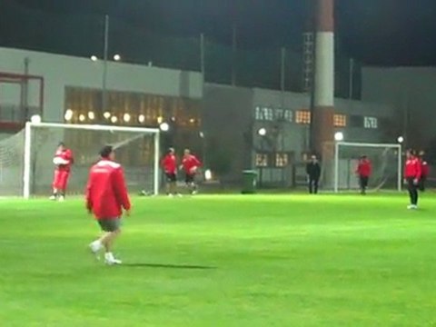 RedPlanet.gr: Προπόνηση πριν την Άρσεναλ