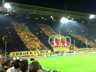DORTMUND : énorme ambiance et tifo contre Arsenal (13.09.2011)