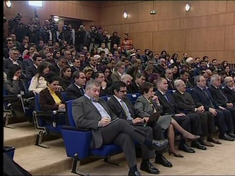 Syria hits out at Arabs over sanctions