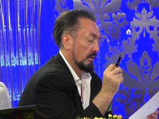 Ozan Arif, delikanlıdır, vatanseverdir. Türk-İslam Birliği aşığıdır