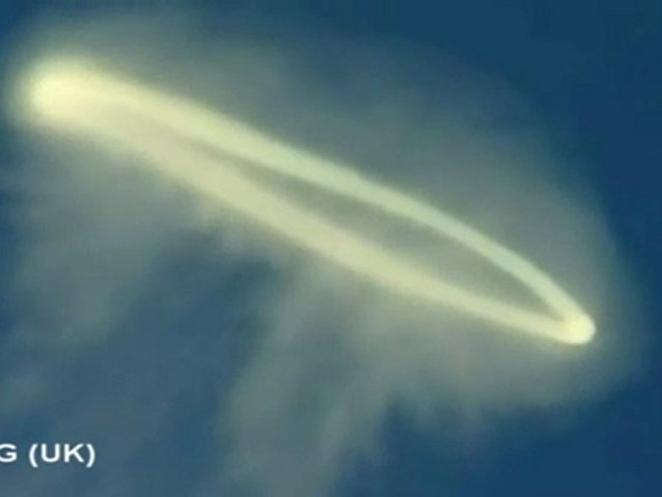 UFO.Vortex Ribbon Rises From Cloud. 2011. HD
