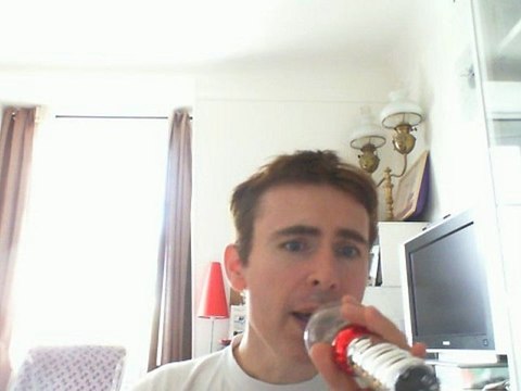 Wiwi égratigne busy d'Olly Murs