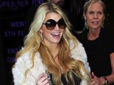 Pregnant Jessica Simpson Goes on NYC Shopping Trip