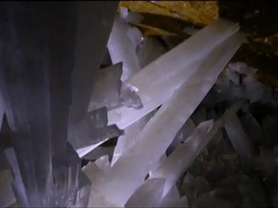 Un temple naturel 300 m sous terre - Grotte de Naika