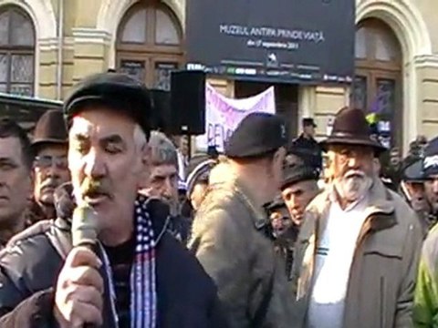 Revolutionari in Protest - La Guvernul Romaniei(29.Nov.2011)(2)