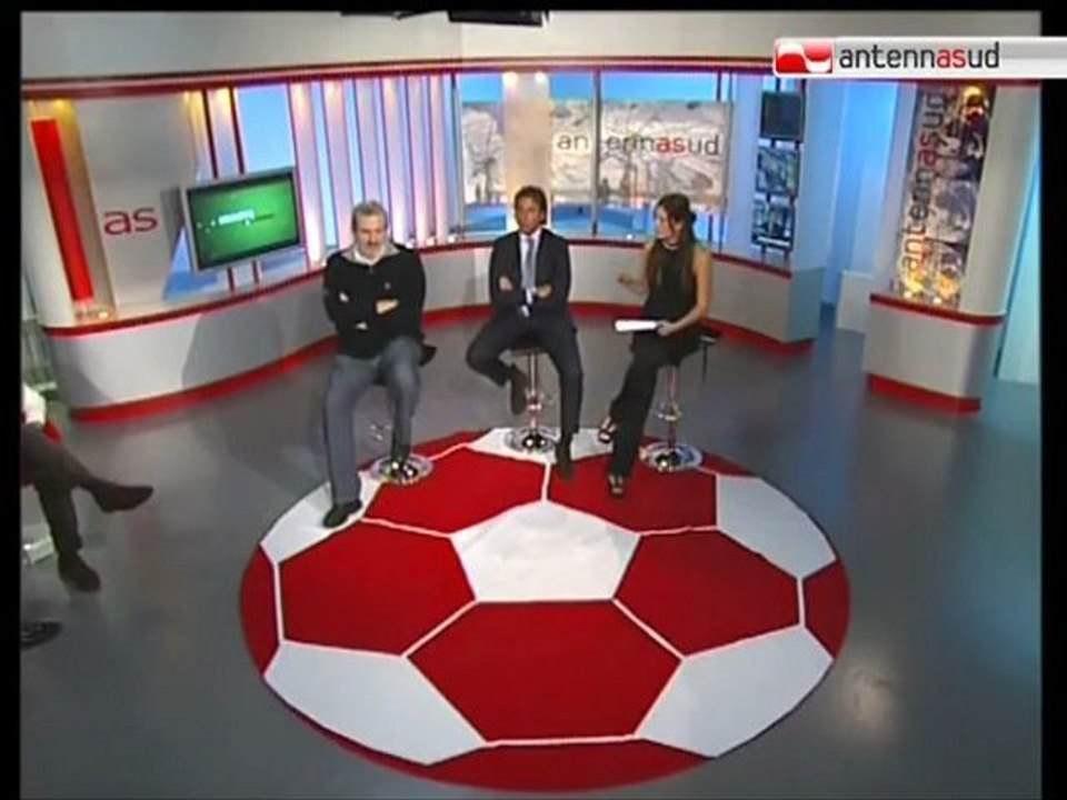 TG 29.11.11 Il Bari si "inchina" davanti a Papa... Waigo