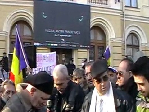 Revolutionari in Protest - La Guvernul Romaniei(29.Nov.2011)(3)