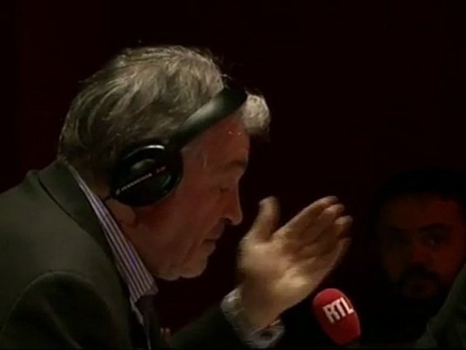 Serge July : "Le faux départ de François Hollande"