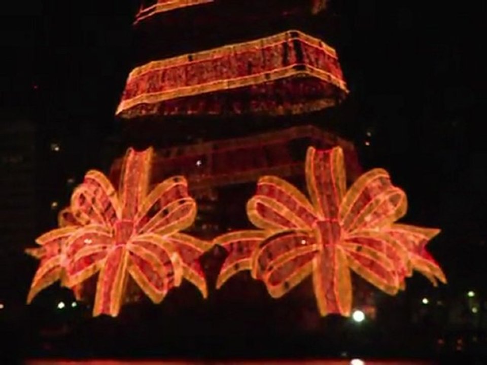 Attraktion in rio: weltgrößter schwimmender weihnachtsbaum