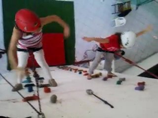 Üsten emniyetli tırmanış.