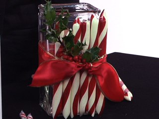 How to decorate with candy canes