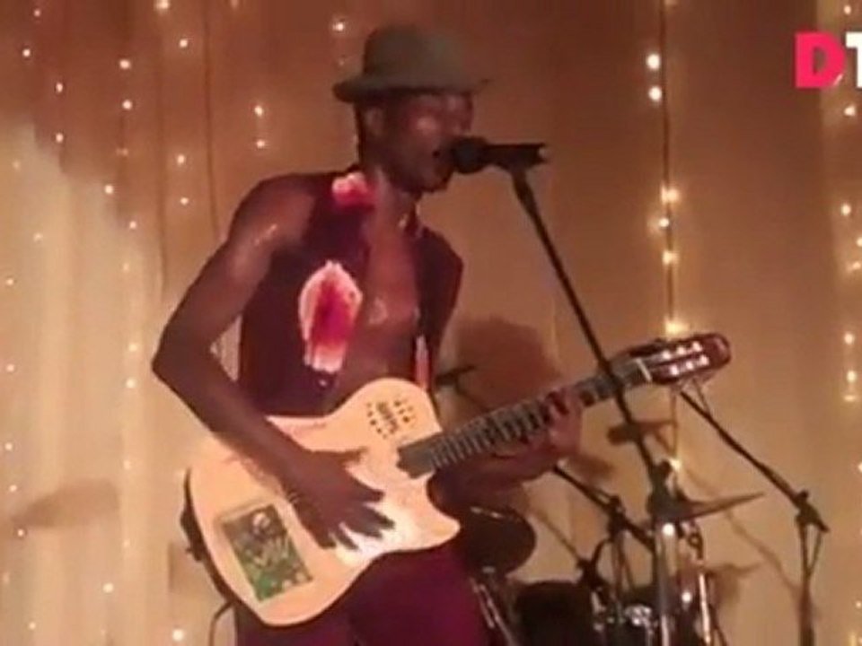 KEZIAH JONES - WET QUESTIONS - LIVE AT TERRAKULTURE - LAGOS, NIGERIA