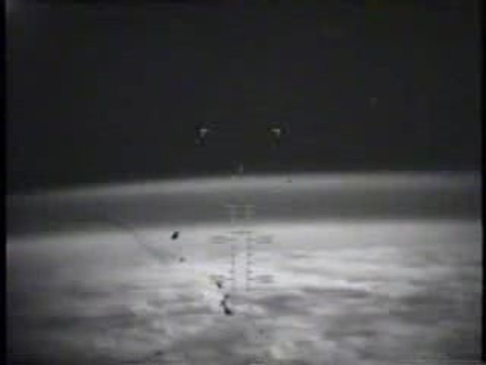 (NASA)-Ovnis filmés par Discovery