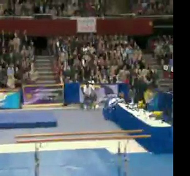 Regis fait de la gym