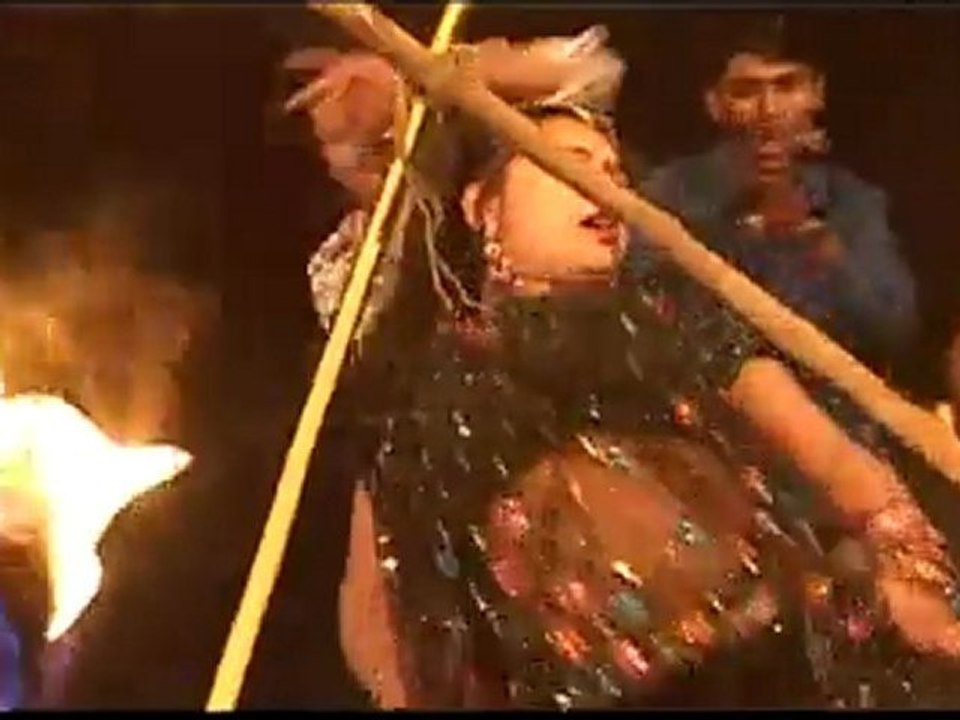 Single Pe 100 Go Kachakach Mareli Kamriya  Bhojpuri Angle Music