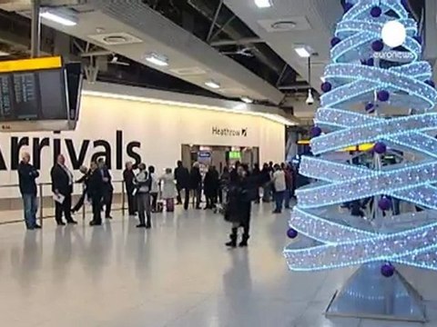 Los funcionarios británicos en huelga contra las...