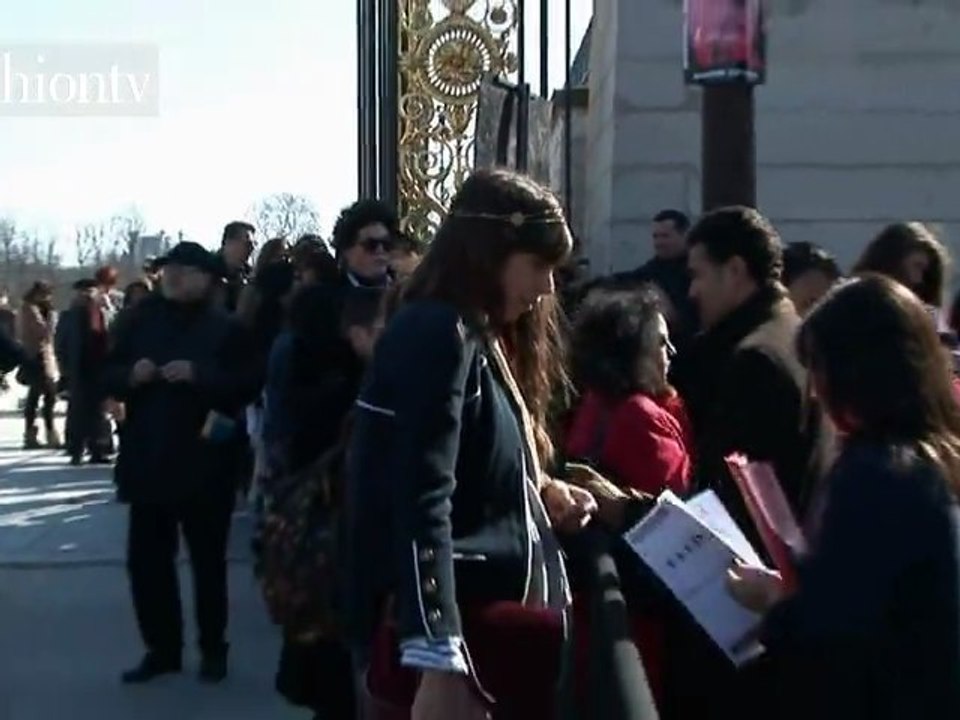 Leonard Arrivals Winter 2012 Paris Fashion Week | FTV