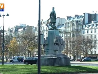 Hollande installe son QG provisoire dans le VIIIe