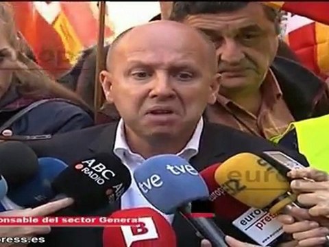 Sindicatos tachan los recortes de golpe de estado