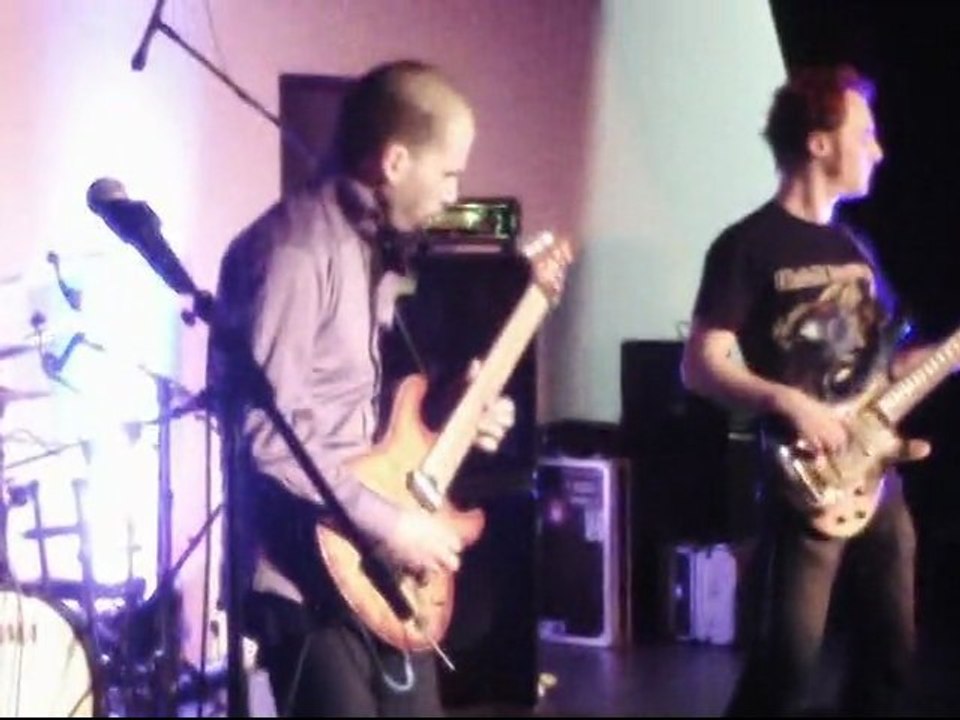 TripleFX - Tournée PEAVEY 2011 - La Boîte à muzics (Lucé 28)