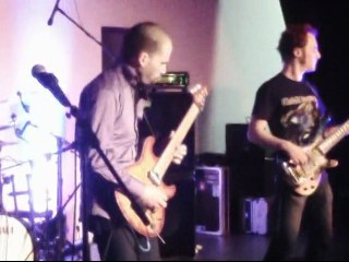 TripleFX - Tournée PEAVEY 2011 - La Boîte à muzics (Lucé 28)