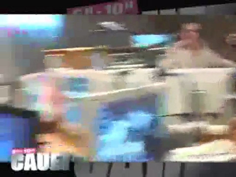 La cigarette electronique tester par Cauet