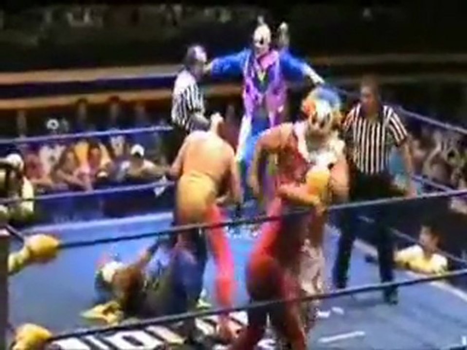 Mil Mascaras, Dos Caras & Canek vs Los Psycho Circus. pt2.