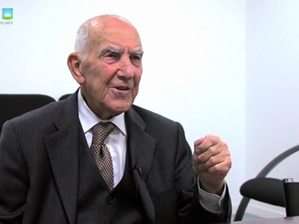 Interview de Stéphane Hessel, à l'occasion de de la rentrée solennelle 2011