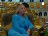 Storica visita della Clinton in Myanmar