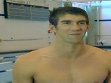 Phelps presenta el bañador que utilizará en los Juegos de Londres 2012
