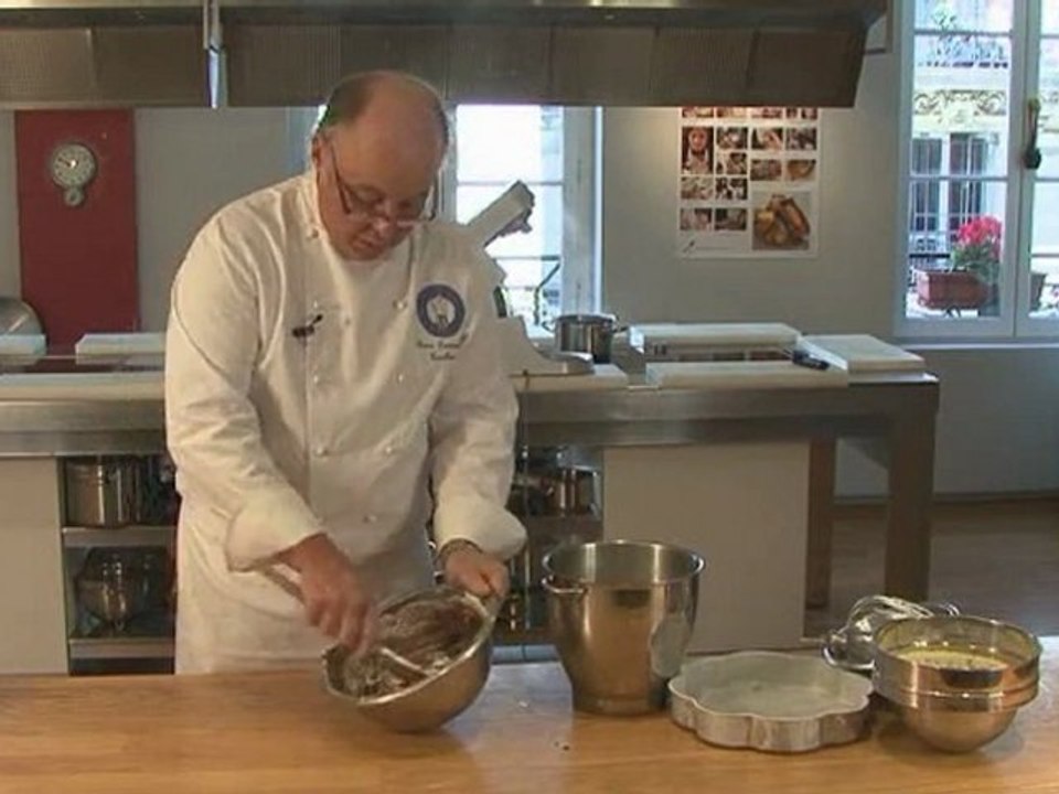 Comment réussir le macaronage? par Larousse Cuisine