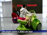 Foldable robot scooter wows at Tokyo Motor Show