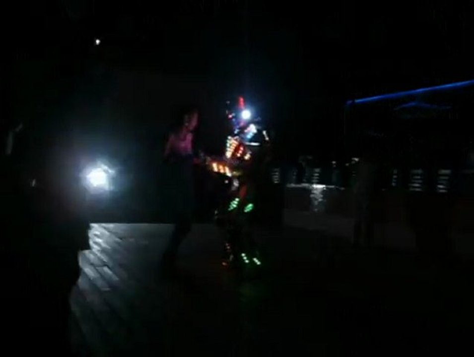 ROBOT SHOW SUGAR BEACH