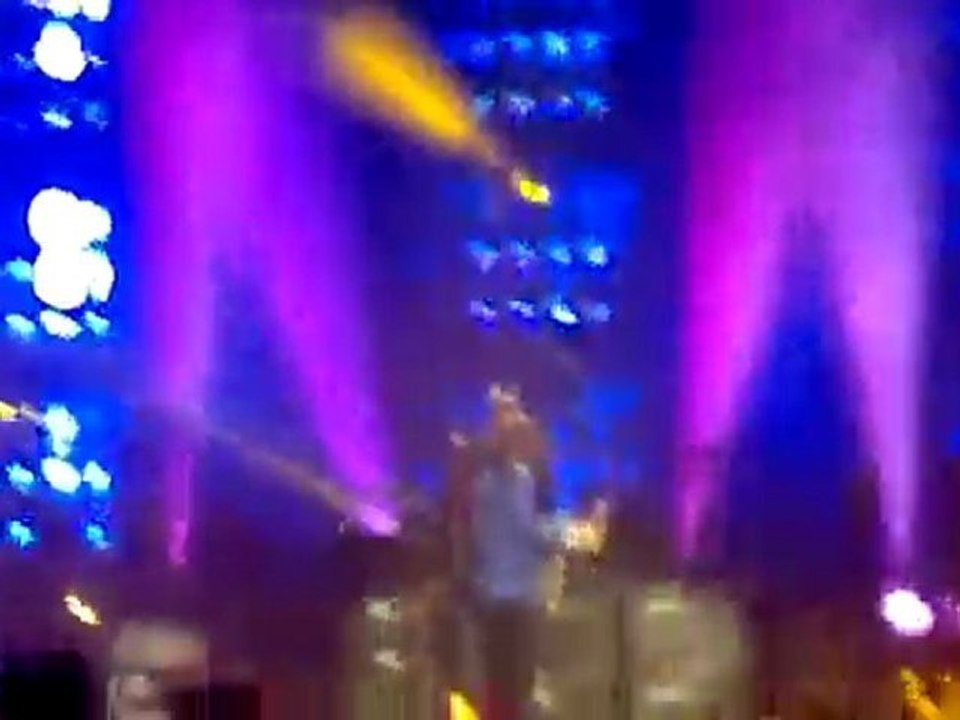 Paul McCartney Bercy Paris 30 Novembre 2011 - Entree en Scene Hello Goodbye